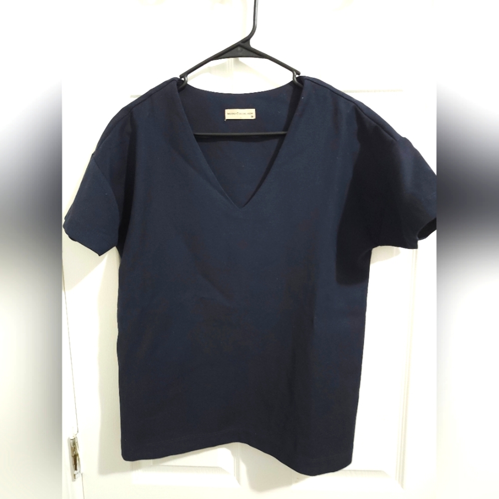 Dark navy top